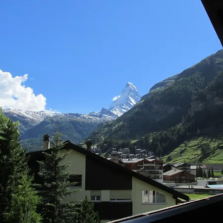 Patricia Self-check-in & Access At Alpen Zermatt