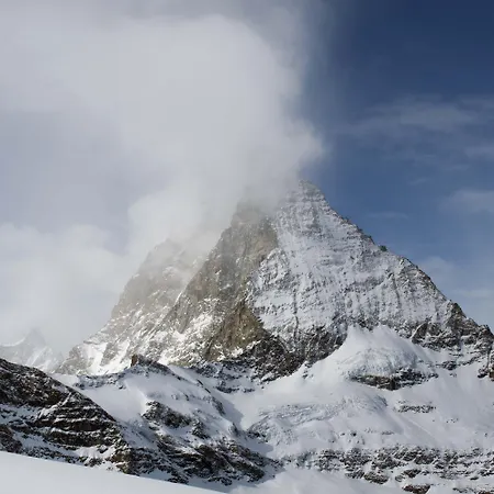 Patricia Self-check-in & Access At Alpen 3* Zermatt