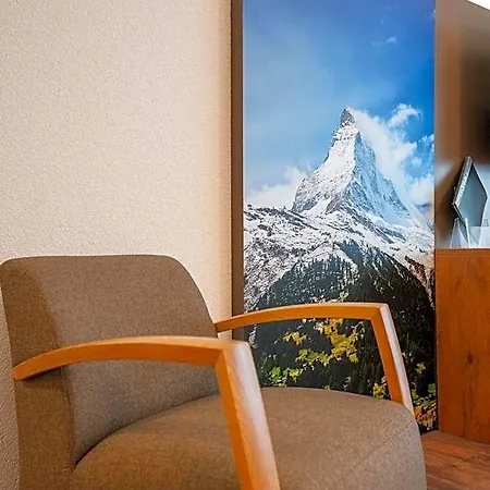 Patricia Self-check-in & Access At Alpen 3* 采尔马特